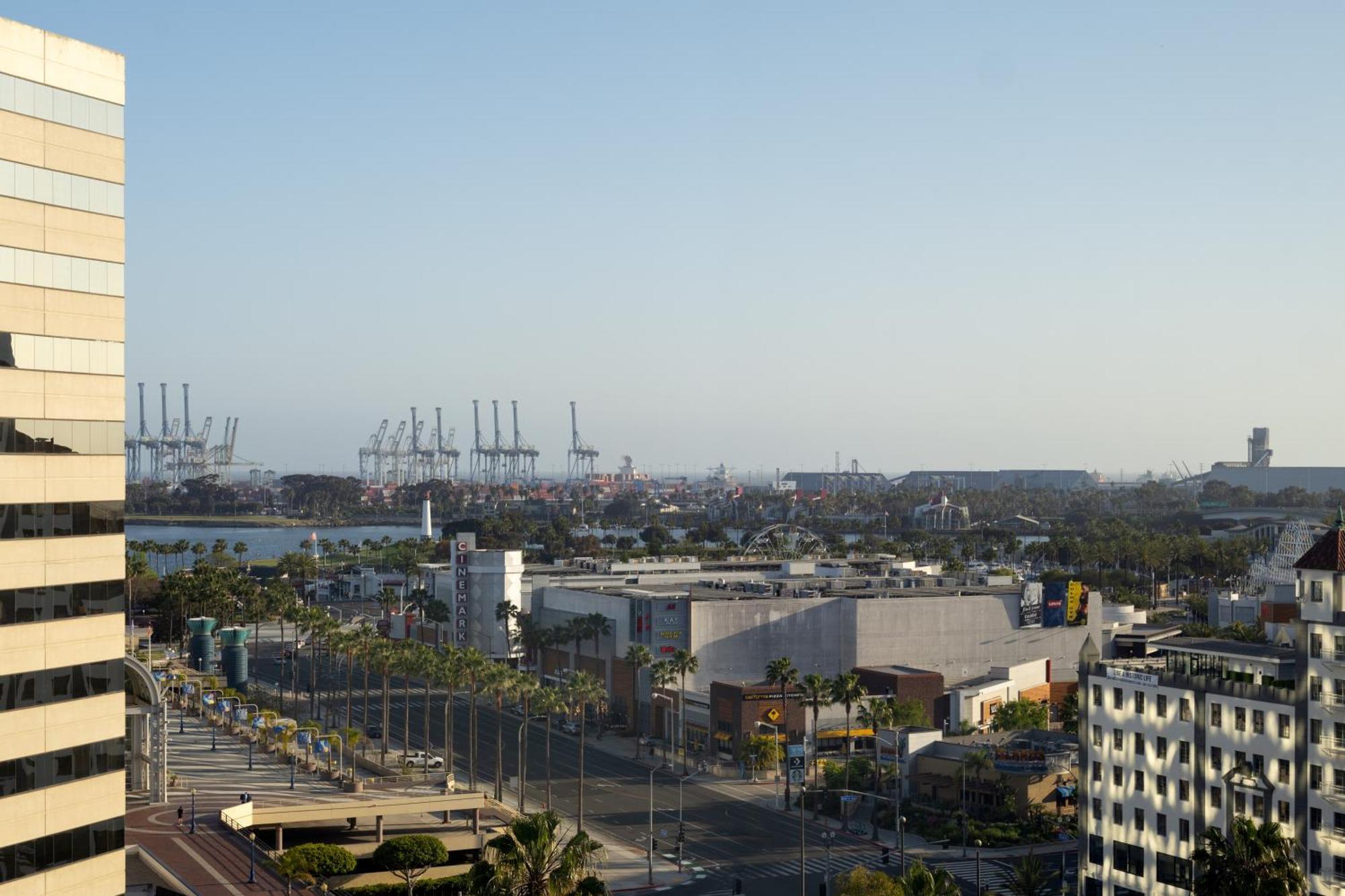 Marriott Long Beach Downtown Hotel Exterior photo