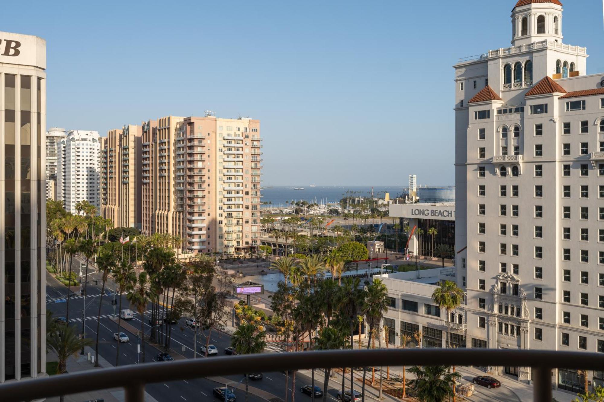 Marriott Long Beach Downtown Hotel Exterior photo