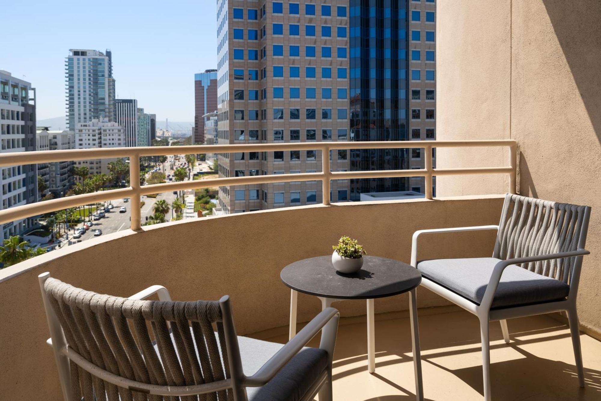 Marriott Long Beach Downtown Hotel Exterior photo