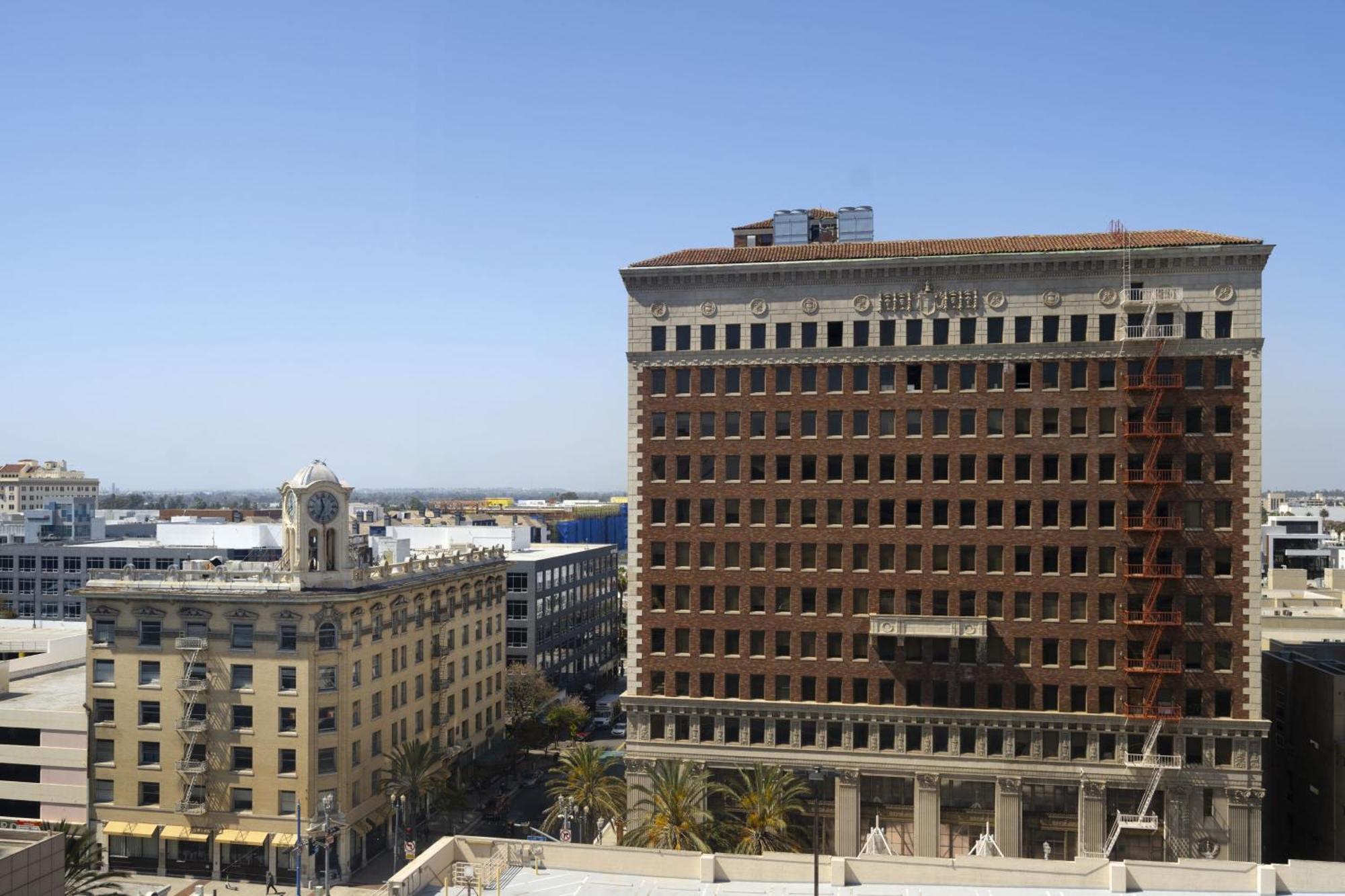 Marriott Long Beach Downtown Hotel Exterior photo