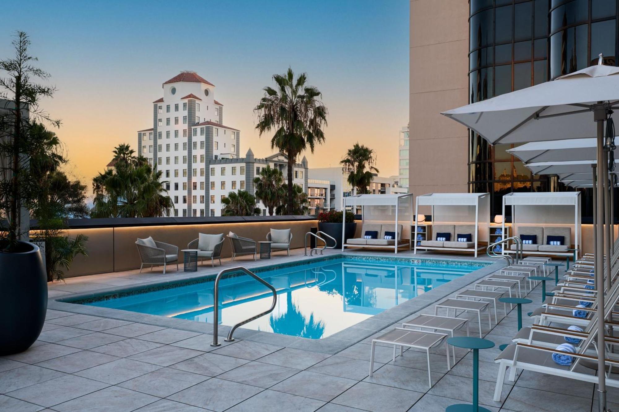 Marriott Long Beach Downtown Hotel Exterior photo