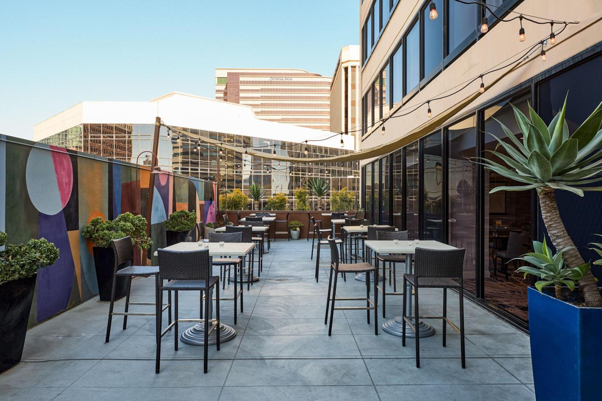 Marriott Long Beach Downtown Hotel Exterior photo