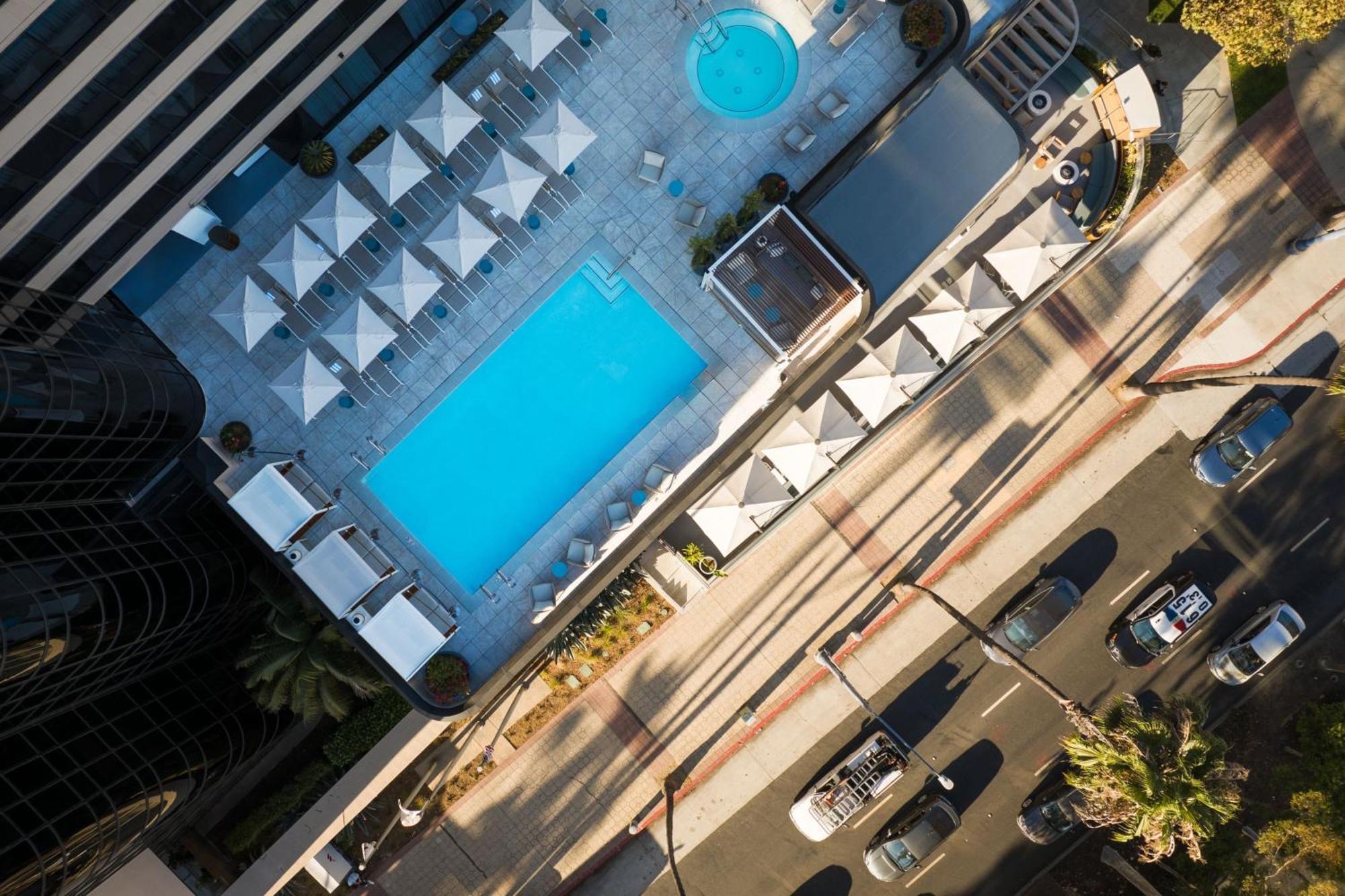 Marriott Long Beach Downtown Hotel Exterior photo