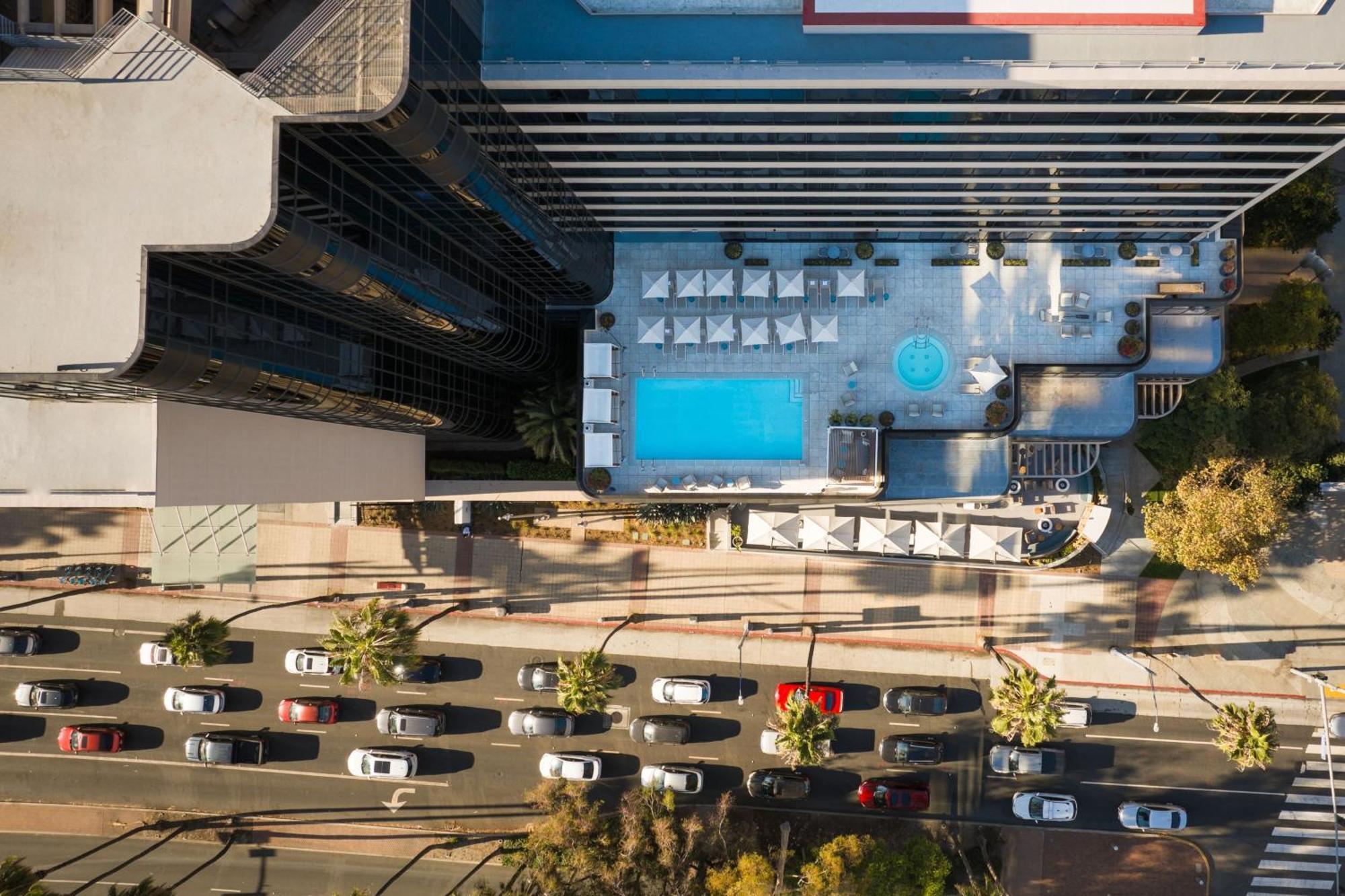 Marriott Long Beach Downtown Hotel Exterior photo