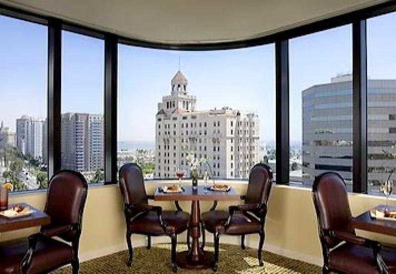 Renaissance Long Beach Hotel Restaurant photo